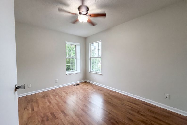 Photo 10 of 18 of 4046 Farmingham Woods Dr, Hermitage, TN