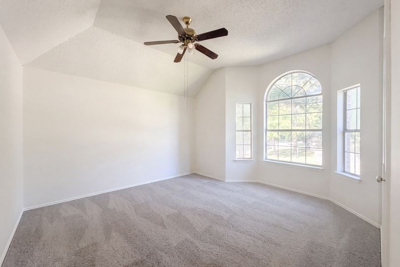 Photo 4 of 27 of 905 Ridgemont Dr, Allen, TX