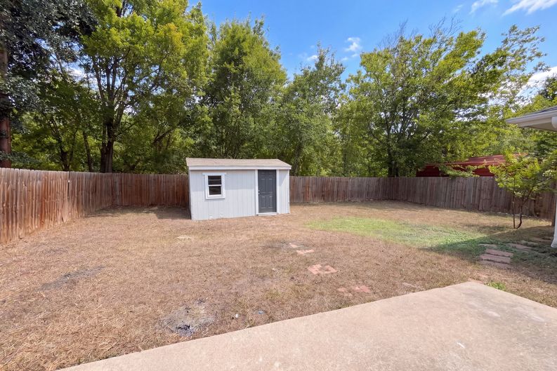 Photo 13 of 14 of 16207 Parkway Dr, Pflugerville, TX