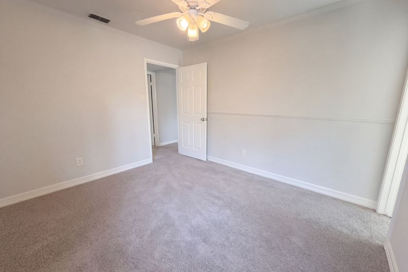 Photo 20 of 35 of 1114 Forestburg Dr, Houston, TX