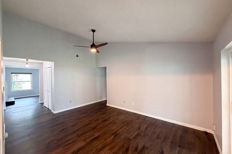 Photo 9 of 31 of 7756 Barberry Dr, Orlando, FL