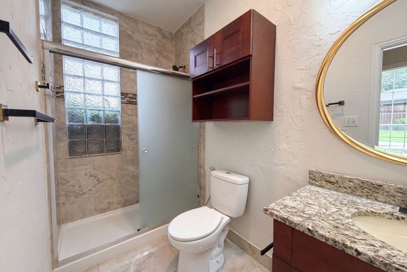 Photo 16 of 33 of 1429 Greenbriar Dr, Allen, TX