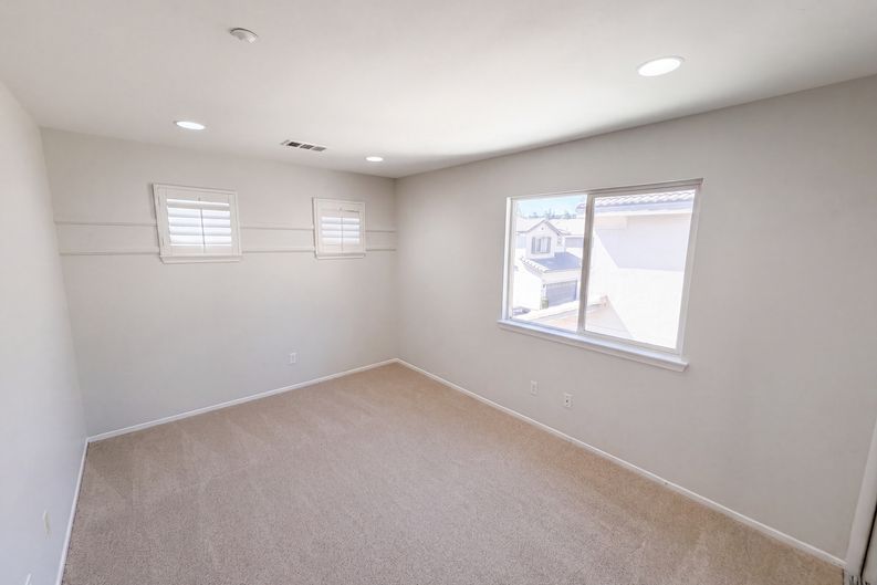Photo 16 of 30 of 1747 Palermo Dr, Riverside, CA