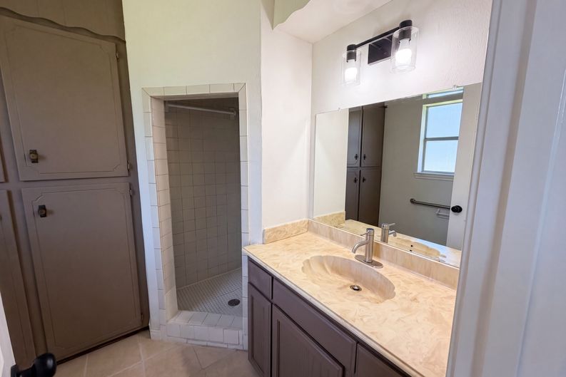 Photo 17 of 18 of 12614 A Bar Dr, Santa Fe, TX