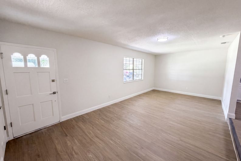 Photo 6 of 23 of 585 Hewett Dr, Orlando, FL