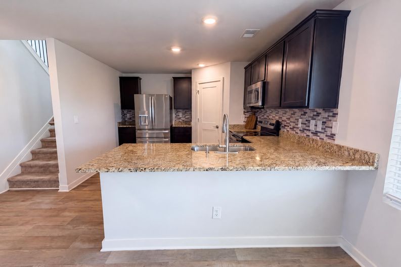 Photo 6 of 34 of 800 Maduro Way, McDonough, GA