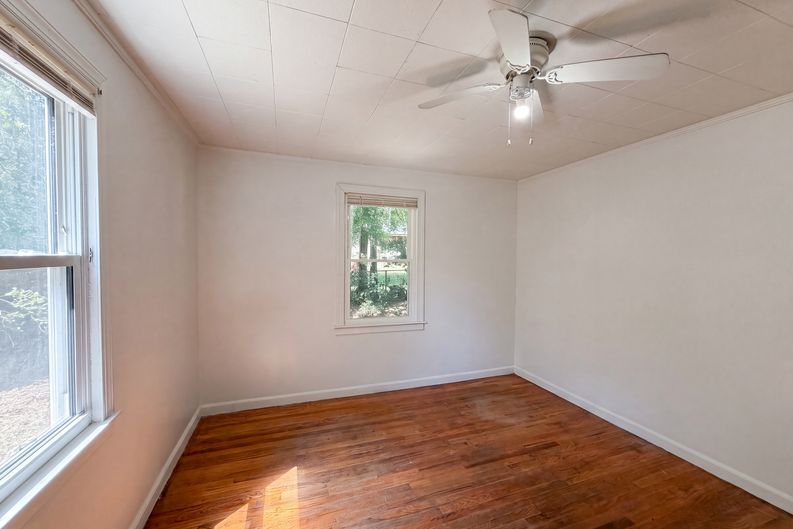 Photo 6 of 15 of 441 Byrnes St, Allendale, SC