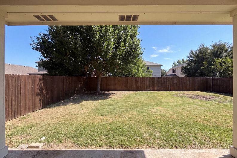 Photo 6 of 25 of 1421 Sparrow Dr, Little Elm, TX