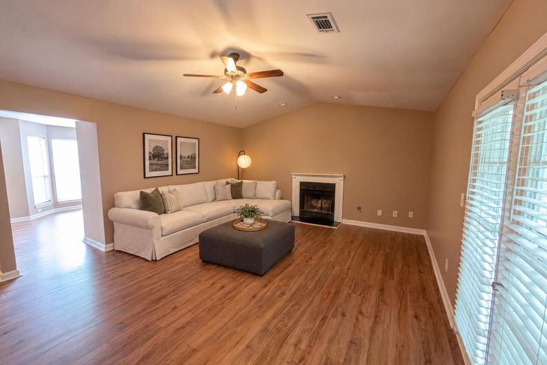 Photo 6 of 19 of 7020 Greenbower Ln, Atlanta, GA