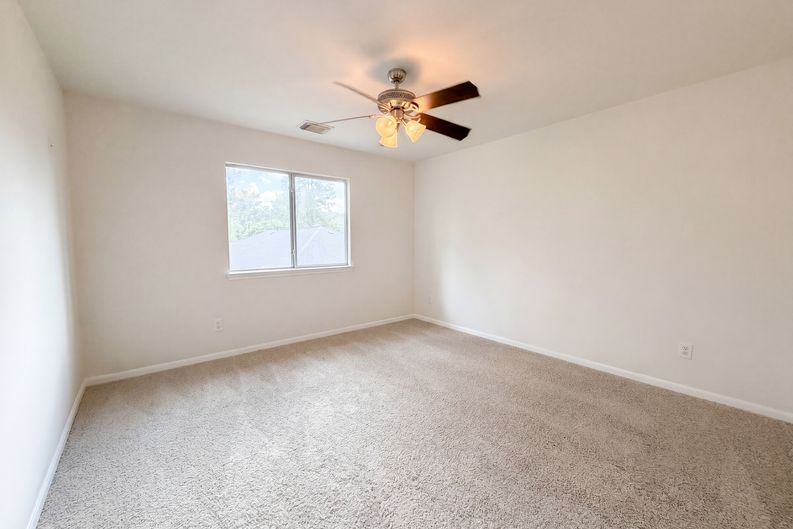 Photo 7 of 23 of 16107 Horseshoe Hill Ct, Cypress, TX