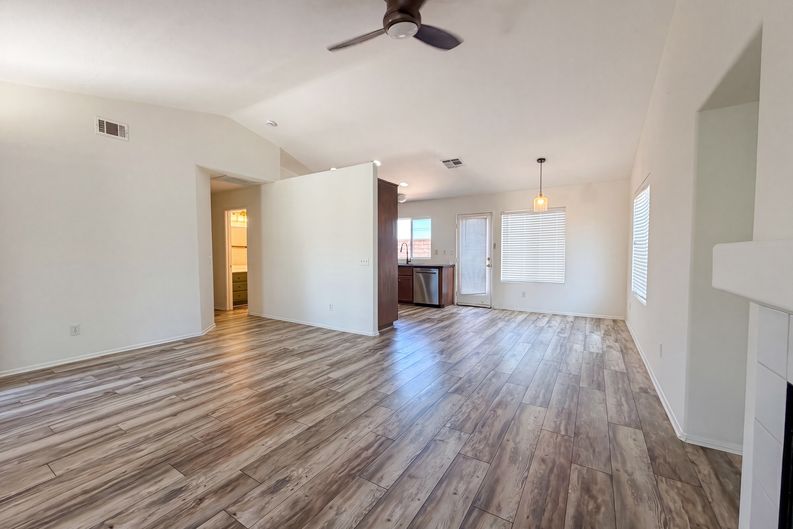 Photo 6 of 20 of 22125 Country Hills Dr, Wildomar, CA