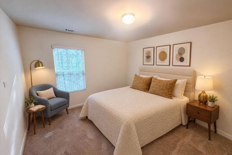 Photo 8 of 22 of 611 Dodson Lake Ct, Fairburn, GA