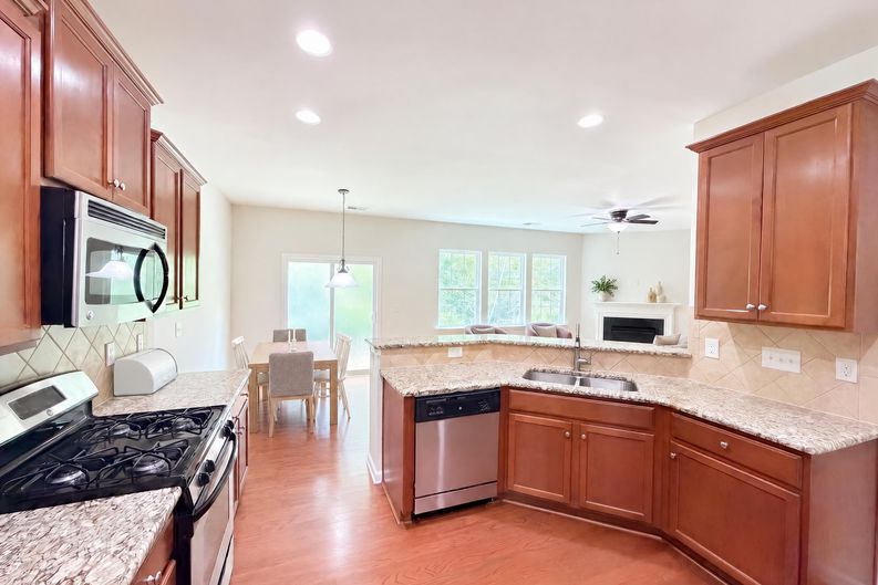 Photo 21 of 26 of 7230 Kinley Commons Ln, Charlotte, NC