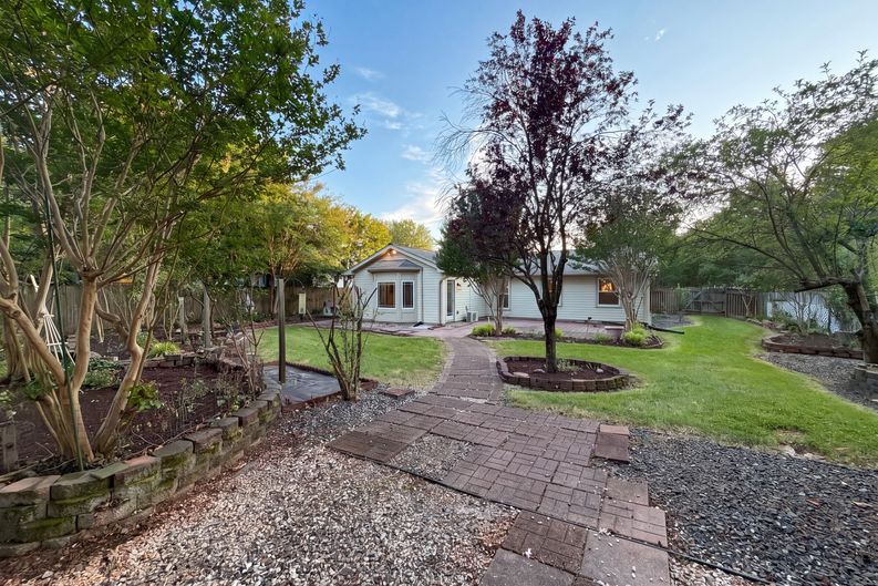Photo 41 of 51 of 8947 Rosewood St, Manassas, VA