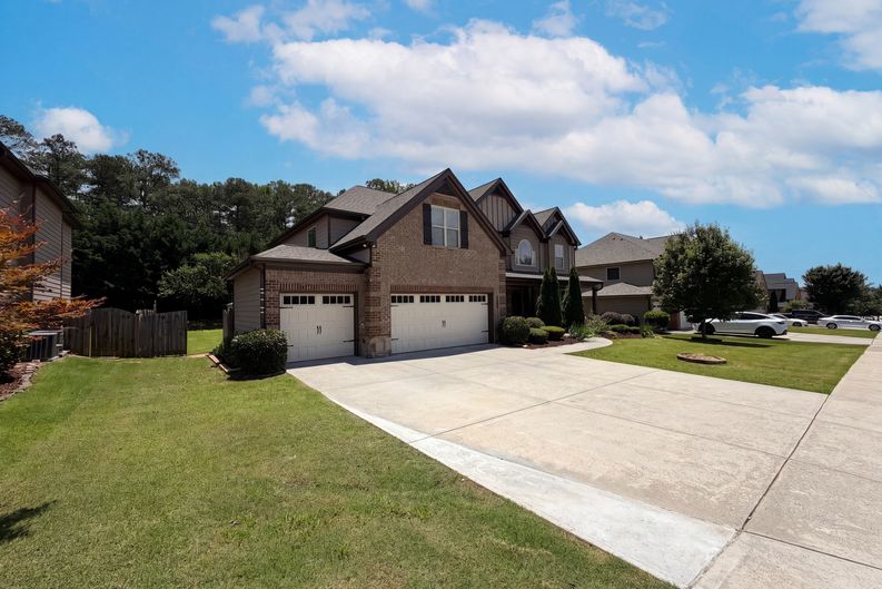 Photo 45 of 51 of 1481 Azalea Brook Dr, Lawrenceville, GA