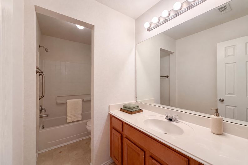 Photo 12 of 14 of 605 Crystal Falls Dr, McKinney, TX