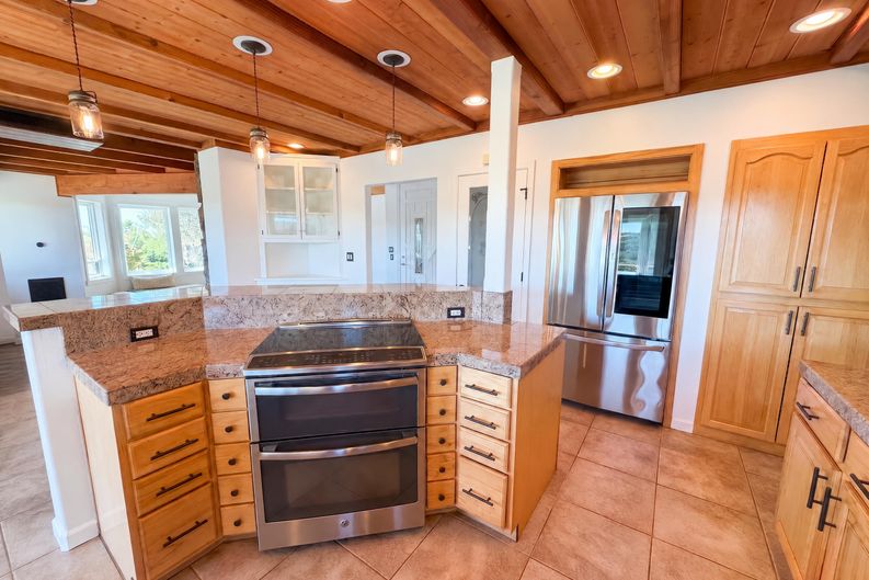Photo 8 of 35 of 8384 Woodman Ln, Newcastle, CA