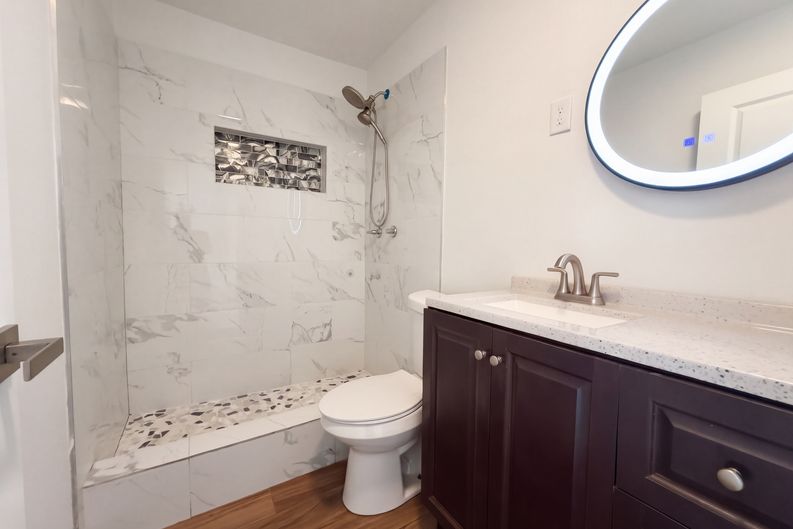 Photo 10 of 14 of 606 E Langley Blvd, Universal City, TX