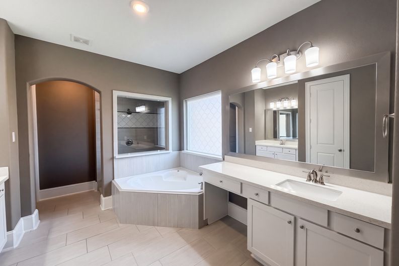 Photo 8 of 24 of 6702 Terania Cir, Katy, TX