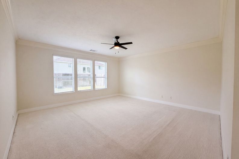 Photo 15 of 38 of 11314 Sailwing Creek Ct, Pearland, TX