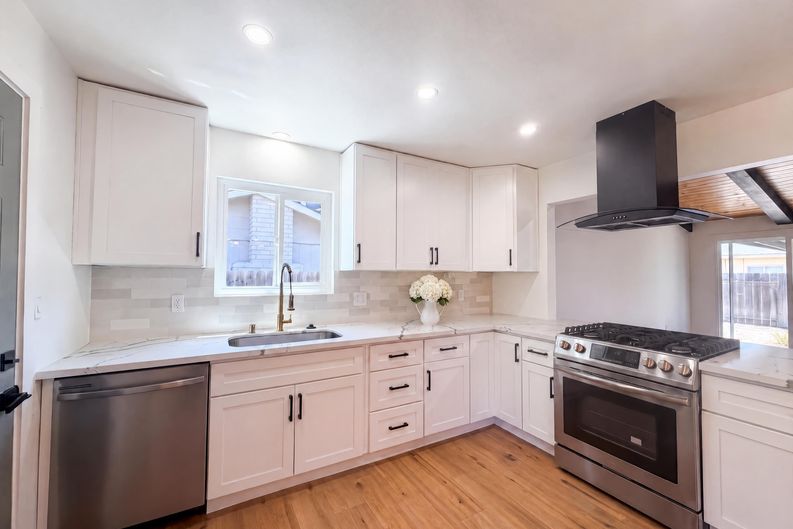 Photo 5 of 20 of 8129 Rannock Dr, Stockton, CA