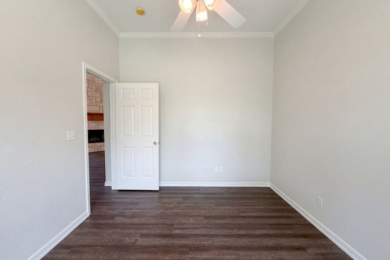 Photo 16 of 20 of 416 Fossil Rock Dr, Azle, TX