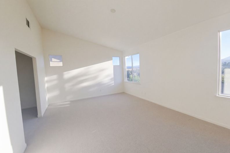 Photo 8 of 41 of 2328 Forty Niner Ct, Antioch, CA