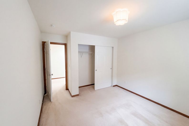 Photo 16 of 32 of 7629 NE 201st Pl, Kenmore, WA