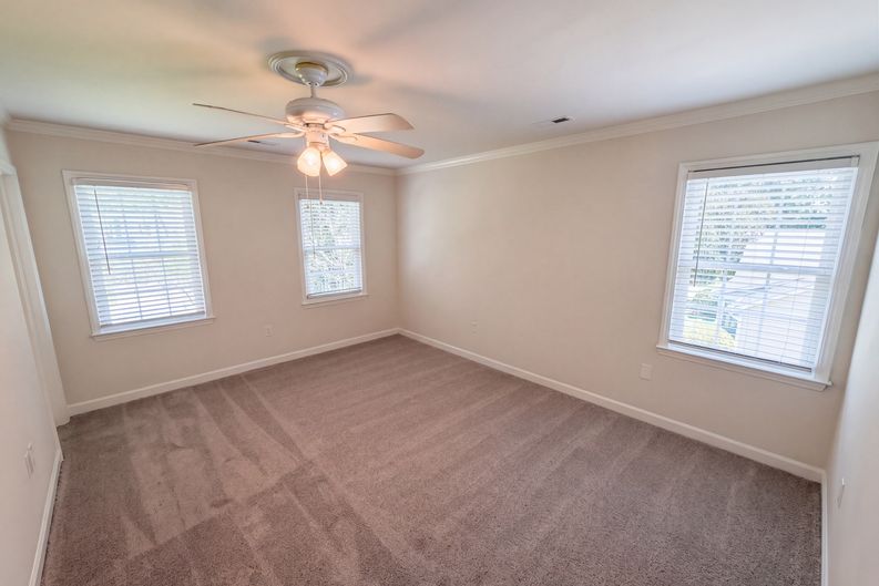 Photo 8 of 24 of 6735 Carmel Hills Dr, Charlotte, NC