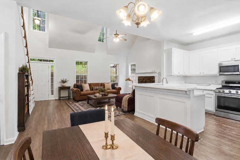 Photo 10 of 35 of 10283 Freehome Hwy, Canton, GA
