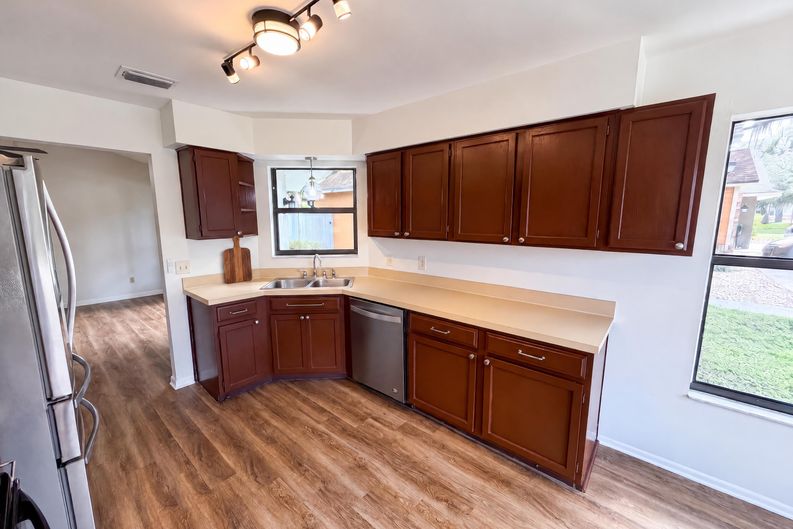 Photo 8 of 25 of 10033 Creekwater Blvd, Orlando, FL