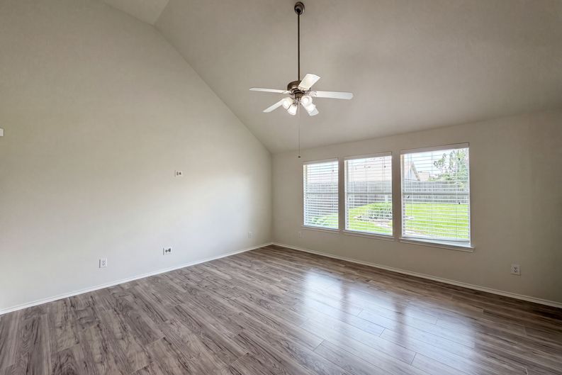 Photo 8 of 22 of 20615 Sandy Bay Ln, Katy, TX