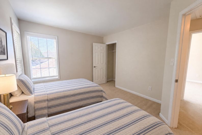 Photo 9 of 22 of 10526 Glory Meadow Ct, Charlotte, NC
