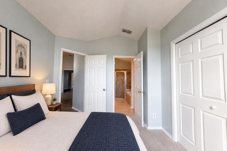 Photo 4 of 41 of 9703 Glenpointe Dr, Riverview, FL