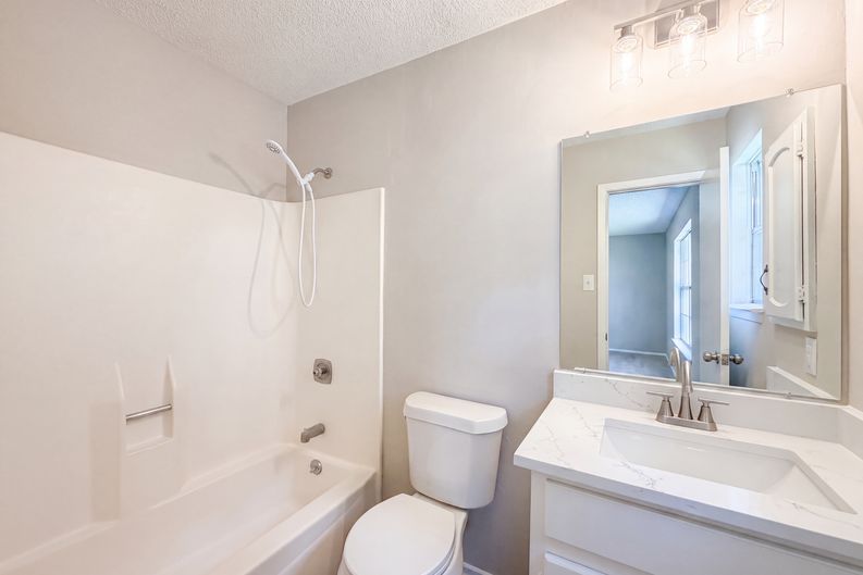 Photo 14 of 17 of 5602 Briarwood Forest Dr, Houston, TX