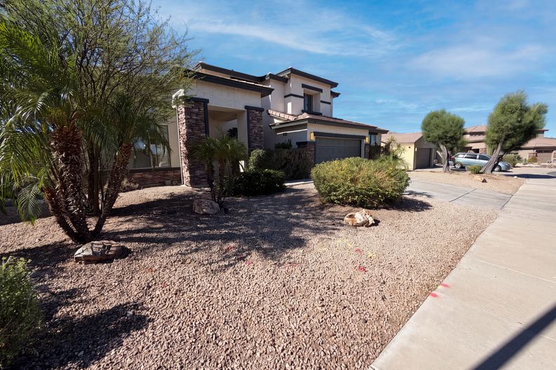 Photo 29 of 35 of 17645 W Hale Bopp Dr, Goodyear, AZ
