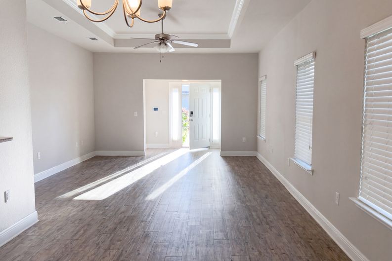 Photo 8 of 18 of 1740 Covington Ln, Foley, AL