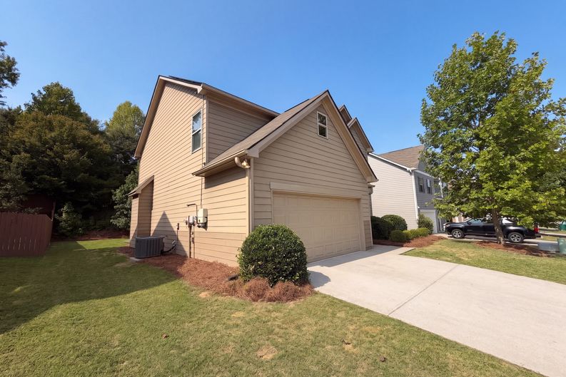 Photo 36 of 41 of 821 Walnut Woods Dr, Braselton, GA