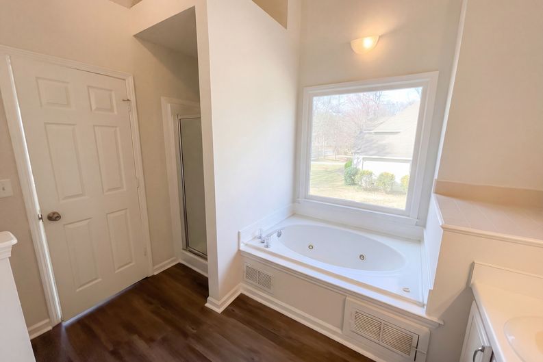 Photo 23 of 28 of 1012 Crown Corners Dr, McDonough, GA