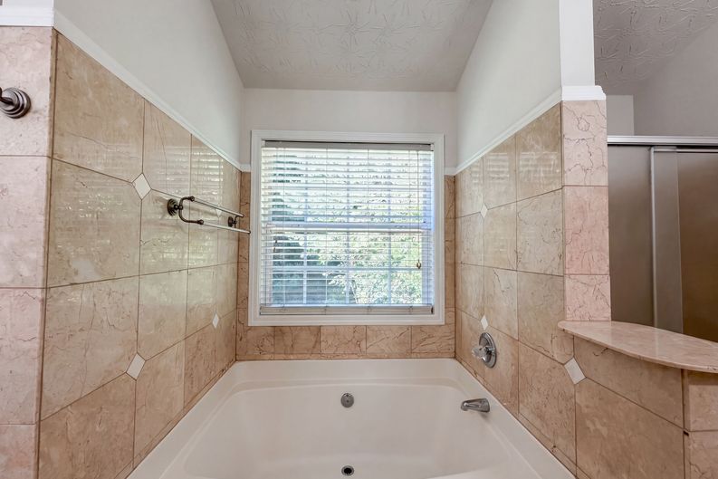 Photo 11 of 29 of 3324 Baymount Way, Lawrenceville, GA