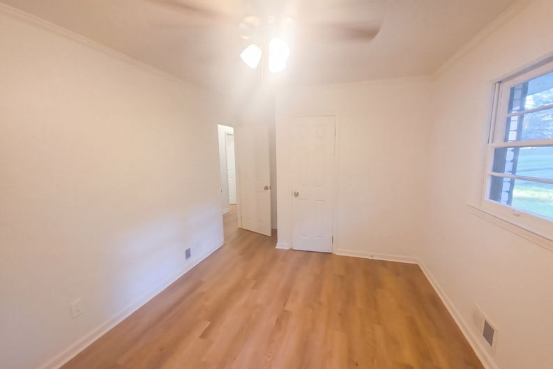 Photo 13 of 33 of 6489 N Sweetwater Rd, Lithia Springs, GA