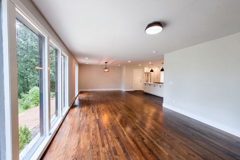 Photo 7 of 36 of 6112 Pinehurst Dr, Nashville, TN