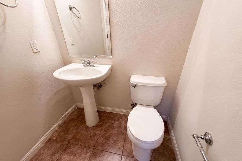 Photo 16 of 36 of 12016 Timber Heights Dr, Austin, TX
