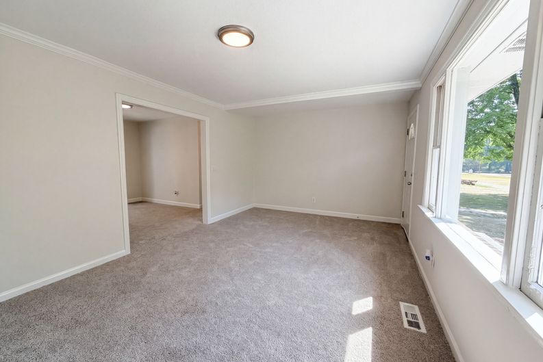Photo 6 of 17 of 2112 Axson St, Cayce, SC