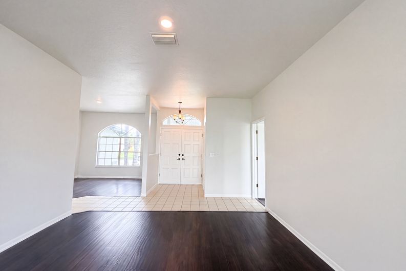 Photo 10 of 28 of 12919 Prestwick Dr, Riverview, FL