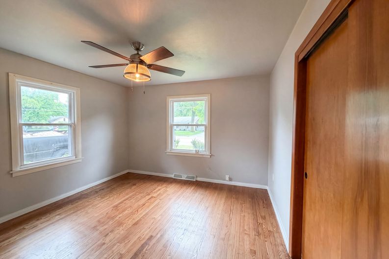Photo 4 of 21 of 1607 N 17th St, Belleville, IL