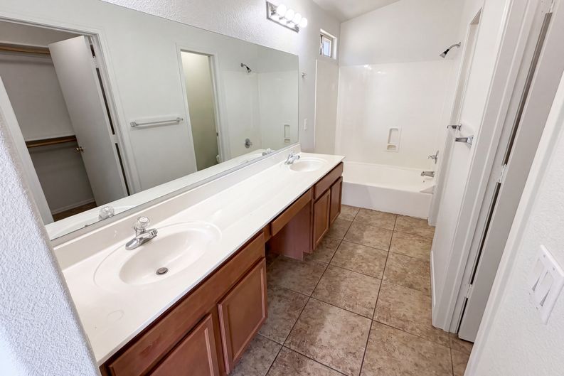Photo 16 of 30 of 7436 W Sanna St, Peoria, AZ