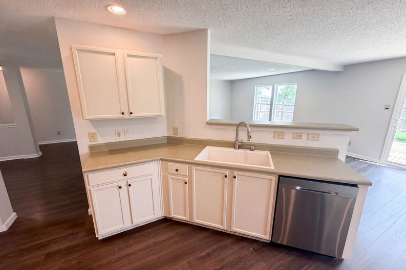 Photo 6 of 23 of 8134 S Firefly Dr, Pendleton, IN