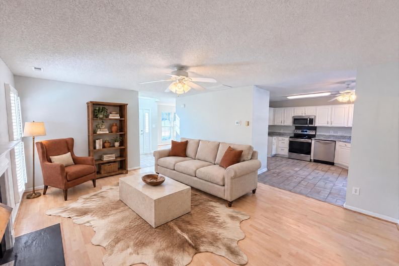 Photo 7 of 21 of 3016 Wyntree Ct, Matthews, NC