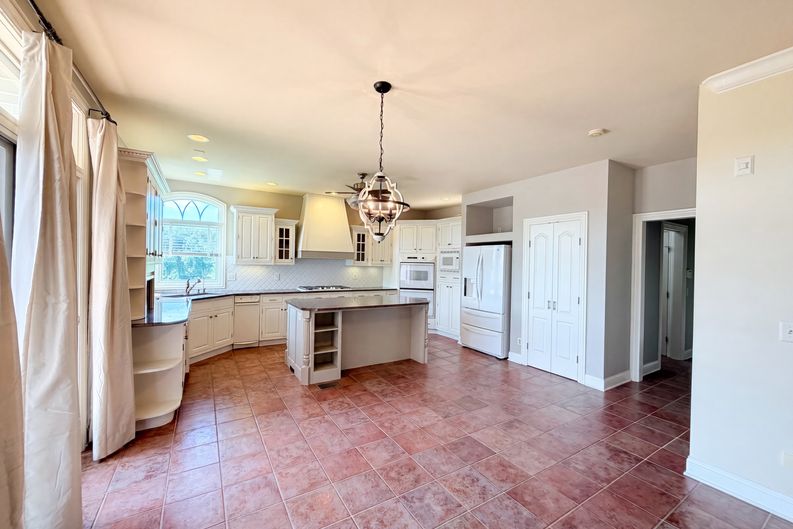 Photo 6 of 38 of 7087 Bridgetown Rd, Cincinnati, OH
